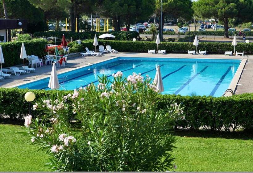 Studio 2 Beds In Residence With Swimming Pool Bed And Bath Linen Included