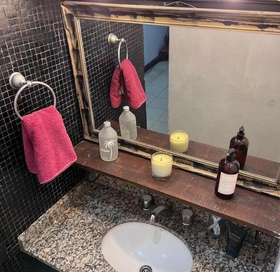 تختخواب و صبحانه Hostel California