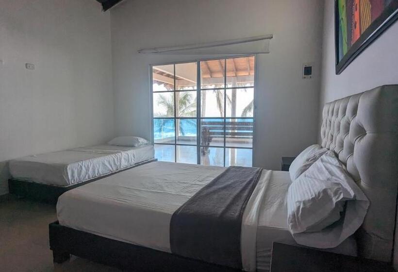 هتل Beach Life Palomino & Beach Club