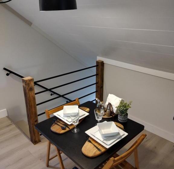 펜션 Lakewoods Urban Suite