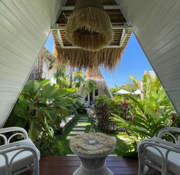 Пансион Piramida S White Villa S Bali