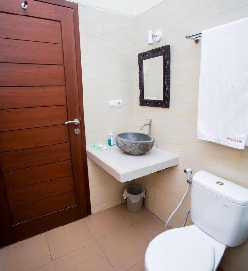 펜션 Villa Popolan And Guest House