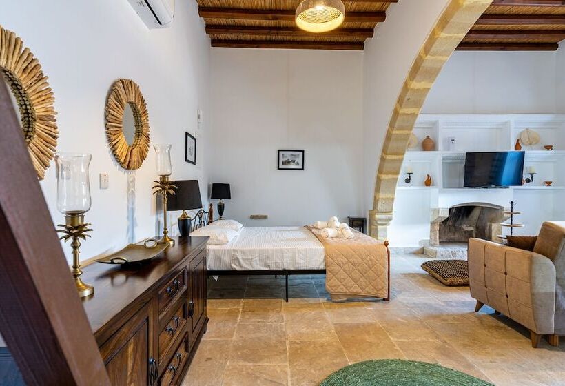 Stone Court Boutique Studios