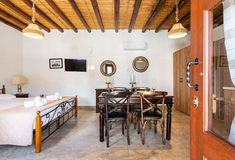 Stone Court Boutique Studios