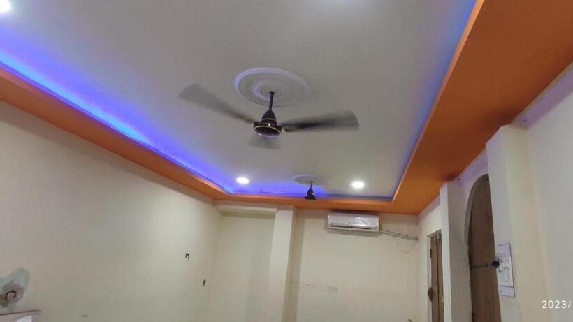 فندق Ashirbad Deluxe
