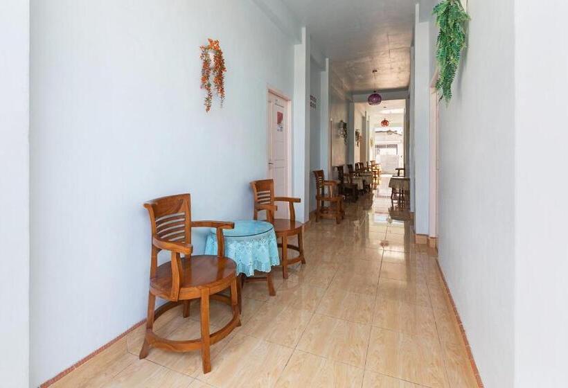 ホテル Oyo Life 92803 Penginapan Purnama