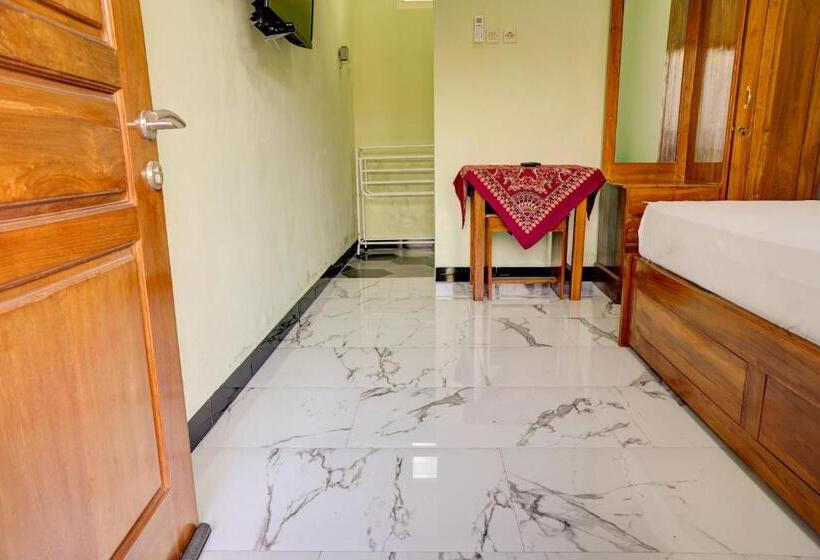 ホテル Oyo Life 92922 Kost Bu Mala 1 Syariah