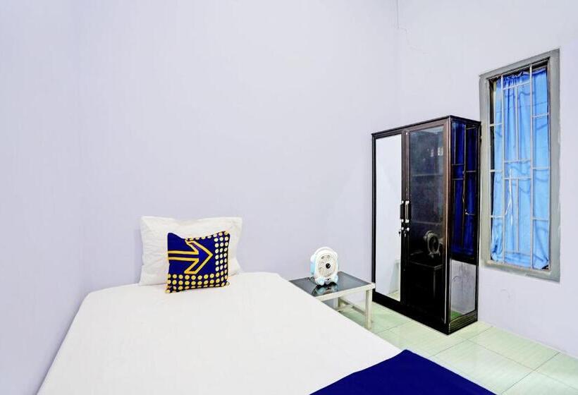 هتل Oyo Life 92937 Kost Putri Sarkara Syariah