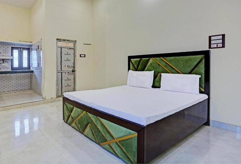 هتل Oyo Royal Guest House