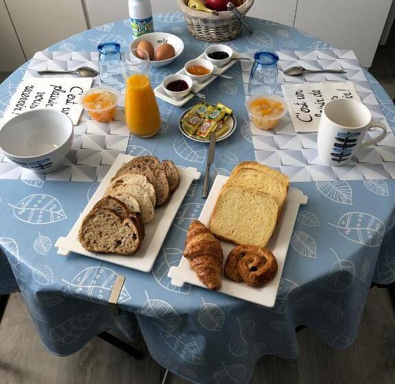 تختخواب و صبحانه Chez Annie