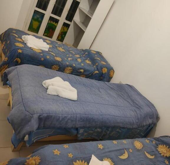 مبيت وإفطار Hostal De Parque