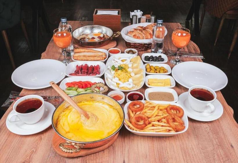 בית מלון כפרי ömer çakiroğlu Konağı