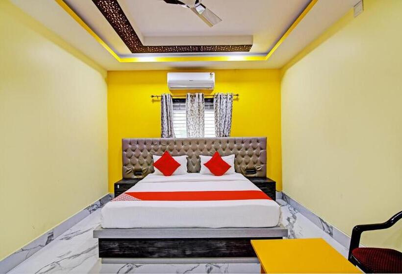 ホテル Oyo Flagship Sri Sai Palace