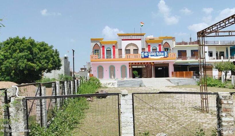 호텔 Oyo Shree Krishna Palace