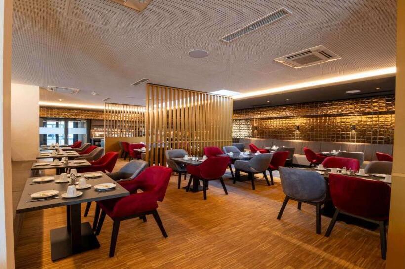 فندق Plaza Inn Wiener Neustadt, Bw Signature Collection