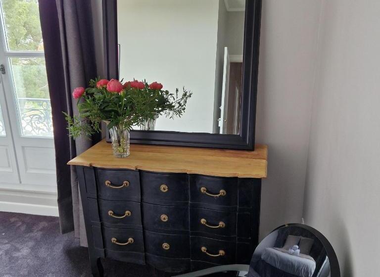 پانسیون Château De Bayssan