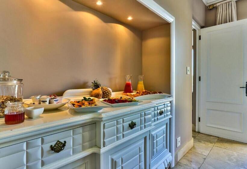 פנסיון Devonport House   Constantia