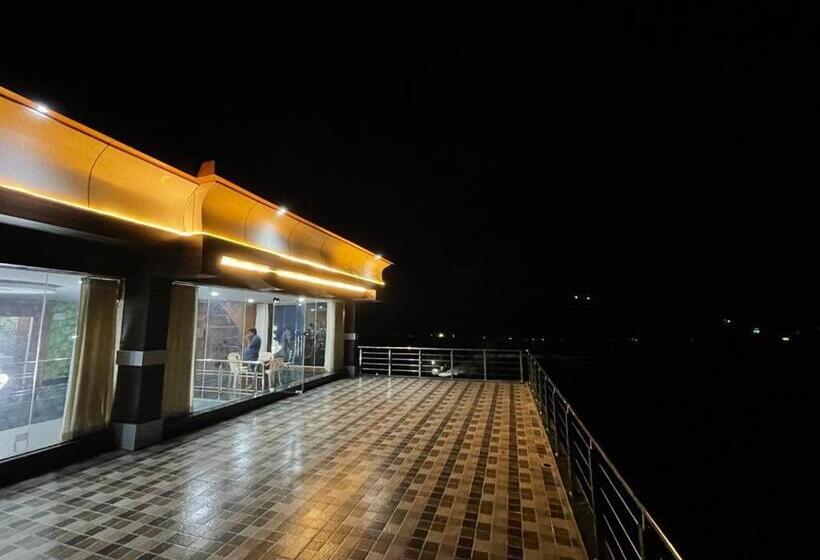 ペンション Dhruva Service Apartment