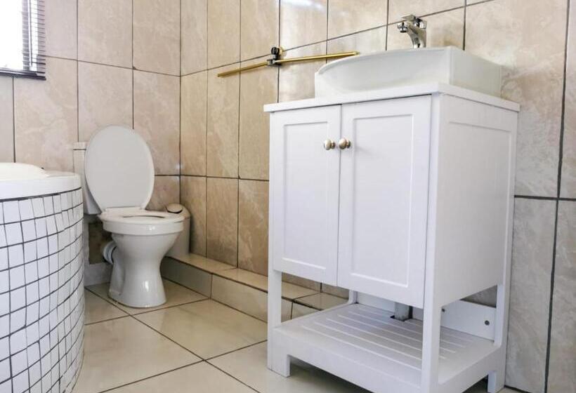 ペンション Genesis Guesthouze