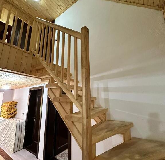 بنسيون Guest House Kukaj Bed & Breakfast