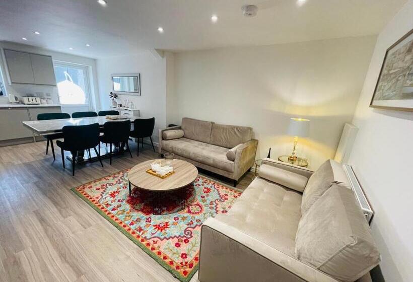 Пансион Riverside En Suite Double Room E14