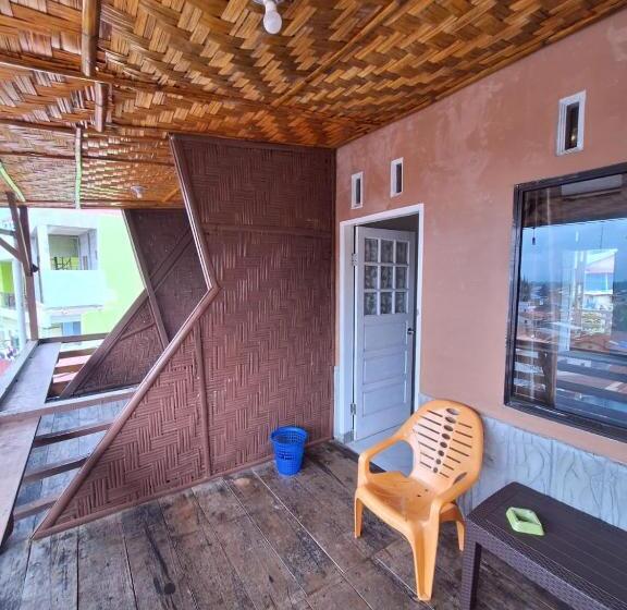 پانسیون Ron S Guest House Berastagi Backpacker Rooms