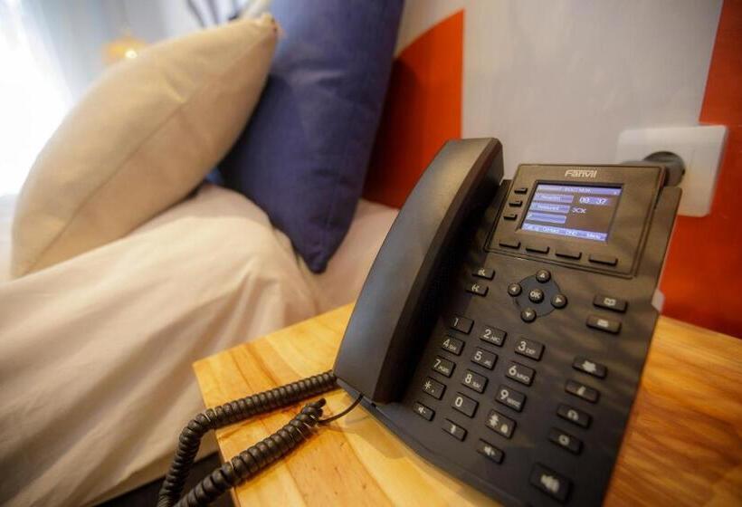 בית מלון כפרי Cowork Lab Suites