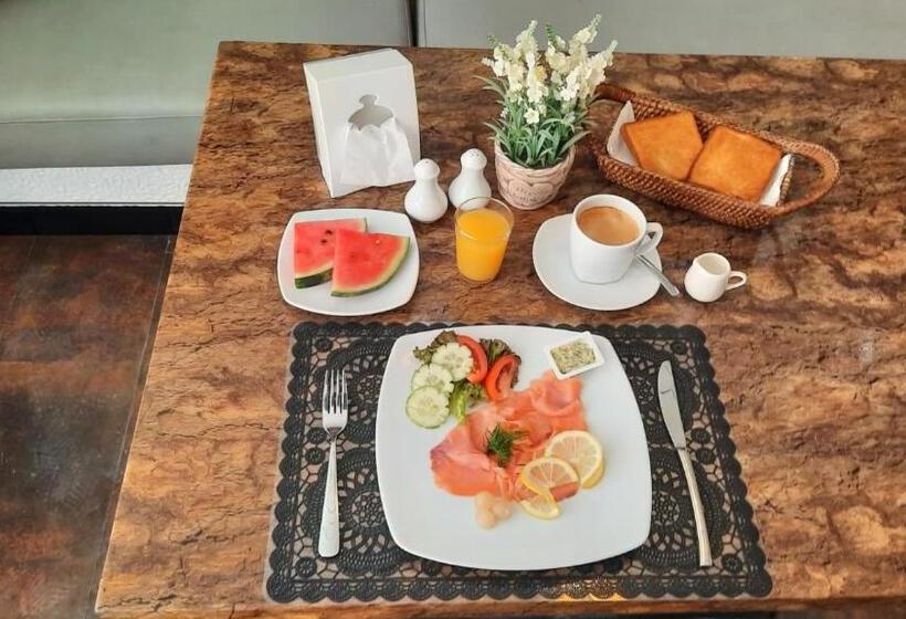 酒店 Happy Beach Jomtien Guesthouse