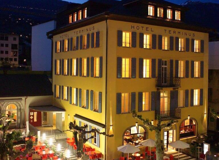 ホテル Hôtel Au Terminus