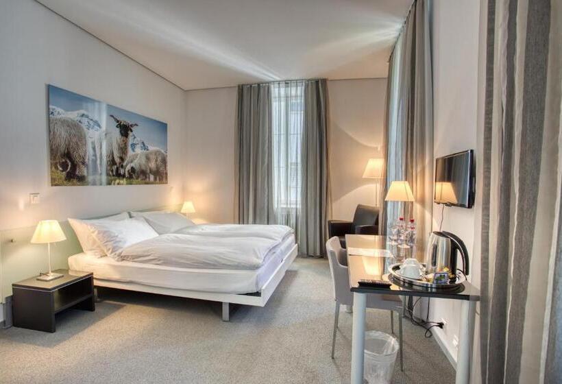 ホテル Hôtel Au Terminus
