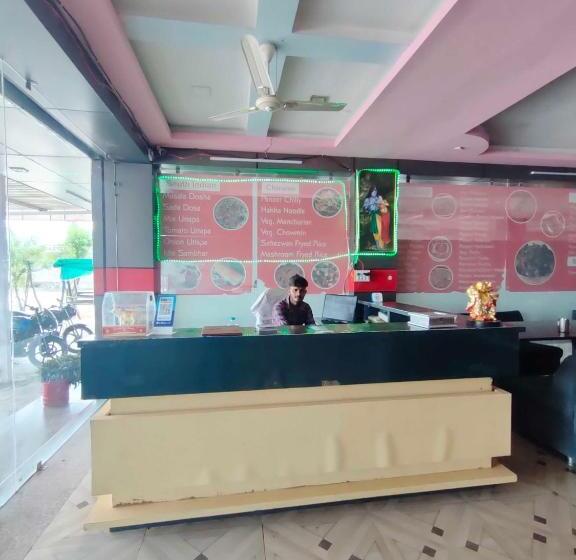 酒店 Oyo 81016 Honey Palace Restaurant Guest House