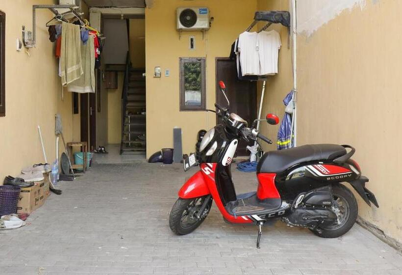 ホテル Oyo Life 92925 Kost Bu Mala 2 Syariah