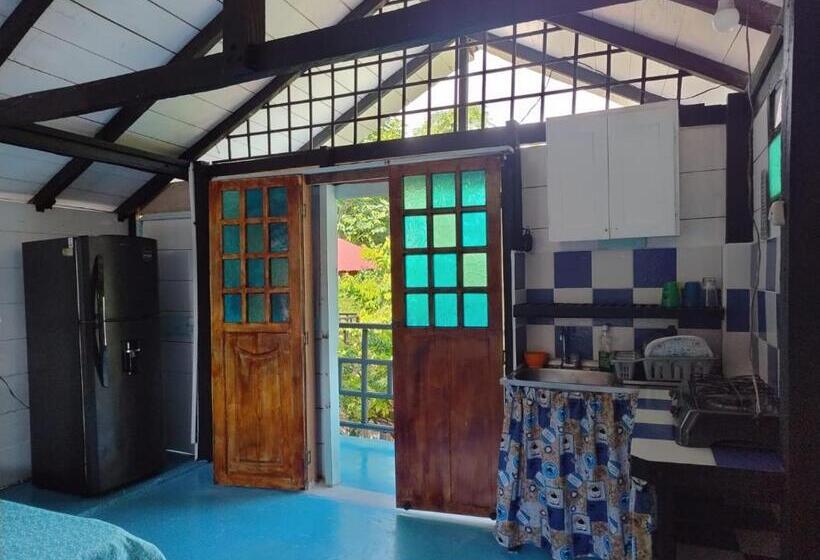 پانسیون Bluebayou.capurgana