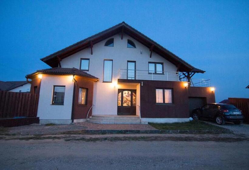 بنسيون Casa Tudor