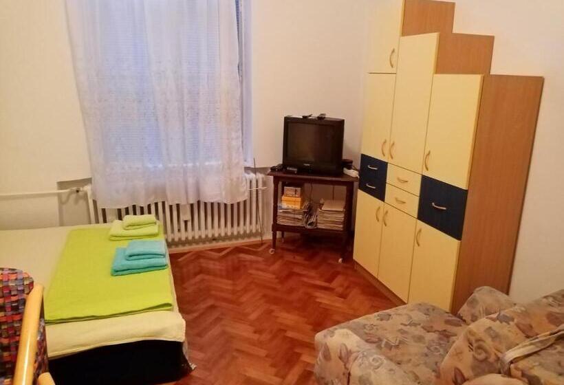 پانسیون Rooms For Exit 2024   For 2 Or 4 People For 4 Nights 11 15 July