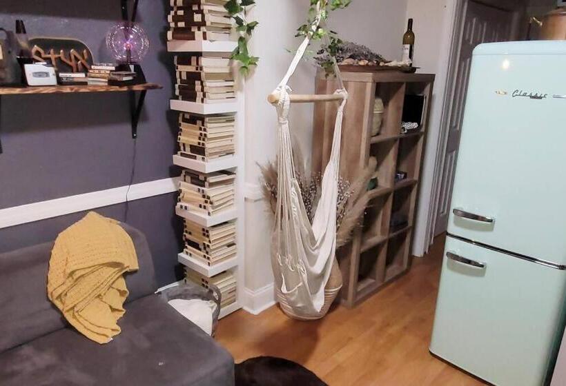 پانسیون The Cozy Villa Private Parking