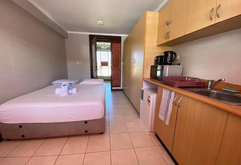 تختخواب و صبحانه Island Travelers Accommodation