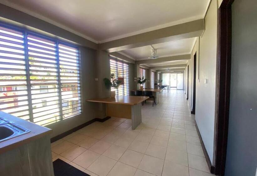 تختخواب و صبحانه Island Travelers Accommodation