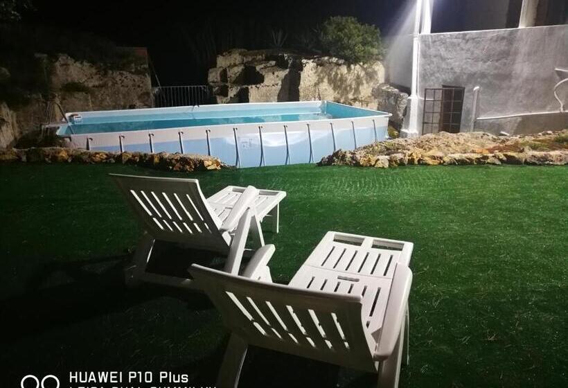تختخواب و صبحانه Residence Il Carrubo