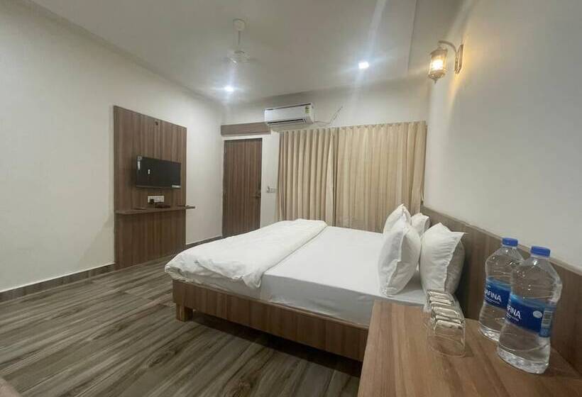 Отель Gir Night Resort By Royal Collection