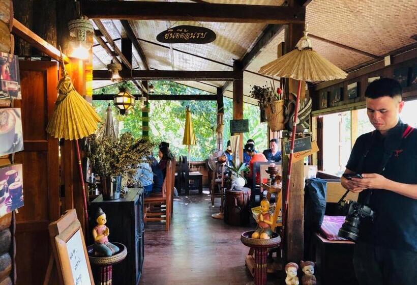 پانسیون Ban Kaew Mo Ra Glamping & Restaurant
