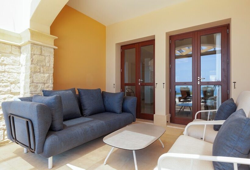 استراحتگاه Aphrodite Hills Rentals   Mythos Collection Villas