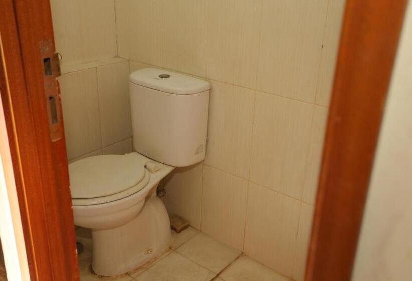 هتل Collection O 93142 Lion Rooms