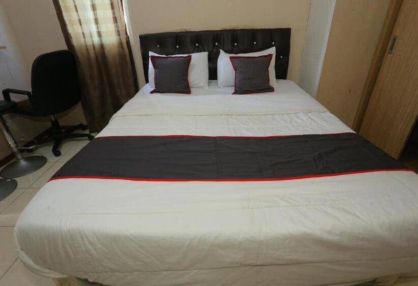 هتل Collection O 93142 Lion Rooms