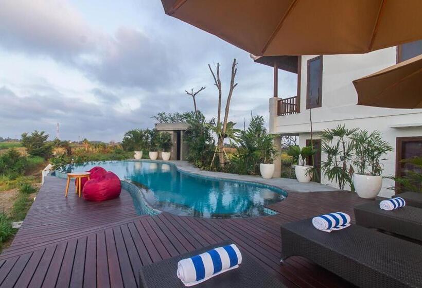 فندق Odessa Village By Pramana Villas