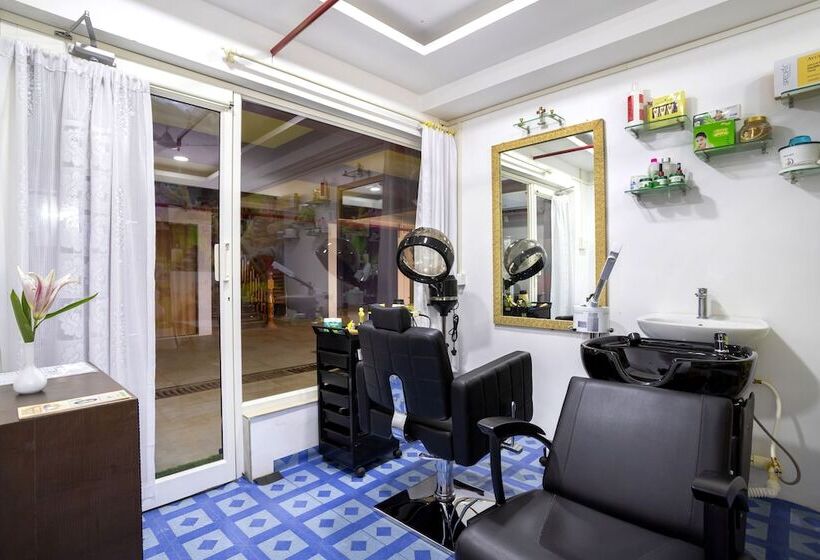 هتل Sairaj Beach Resort   Calangute Goa