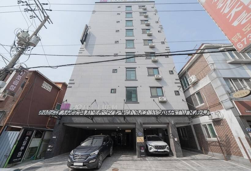 فندق على الطريق Anseong Hotel Ruem