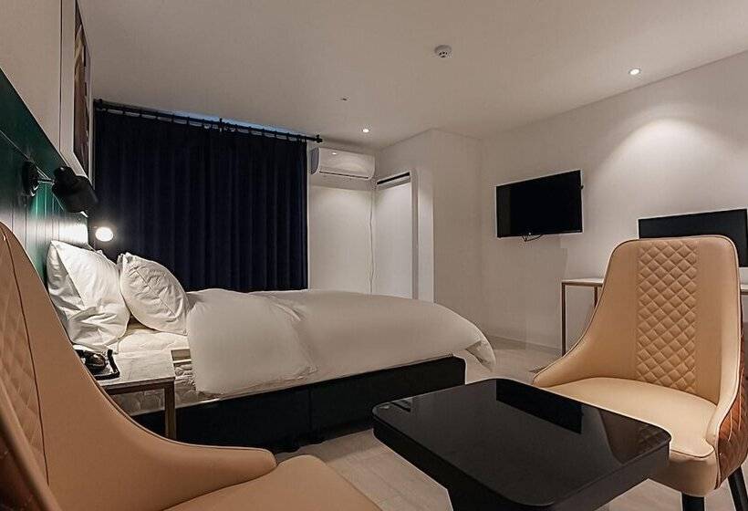 فندق على الطريق Anseong Hotel Ruem