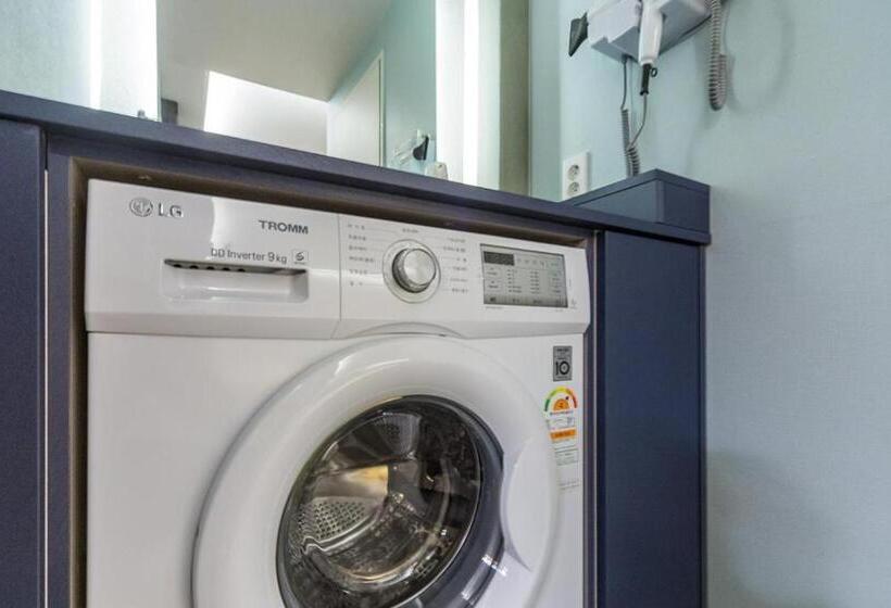 汽车旅馆  The Araboda