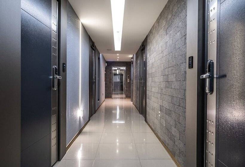 מוטל Indeokwon Ian